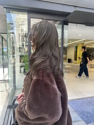 セミロング カラー ハイトーン/透け感 カラー🎀真香のヘアスタイル