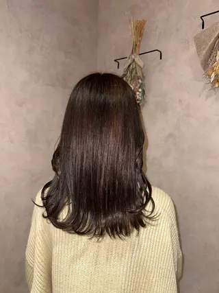 セミロング 廣末 千菜のヘアスタイル
