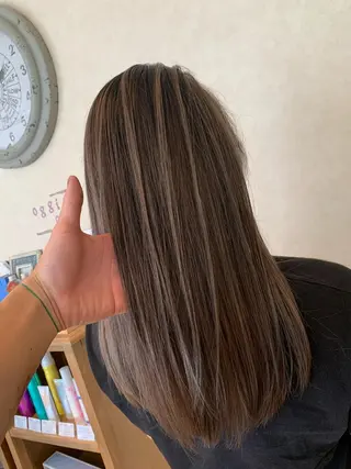 ロング Lit.豊橋 夏目のヘアスタイル