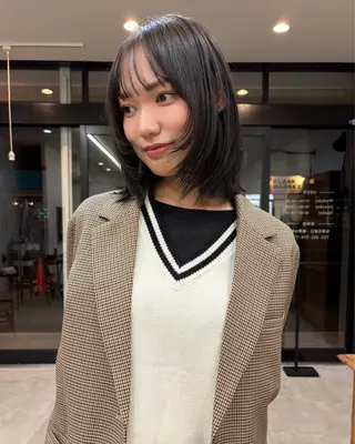 ミディアム 成澤 凜花のヘアスタイル