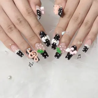 ネイル 𝓇𝒶𝓃𝒶𝓃 𝓃𝒶𝒾𝓁のネイルデザイン