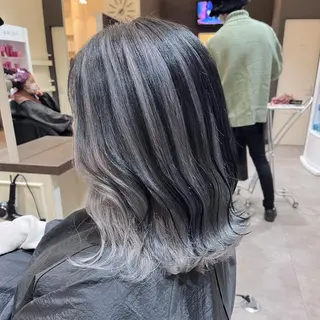 セミロング カラー 渡邊 唯のヘアスタイル