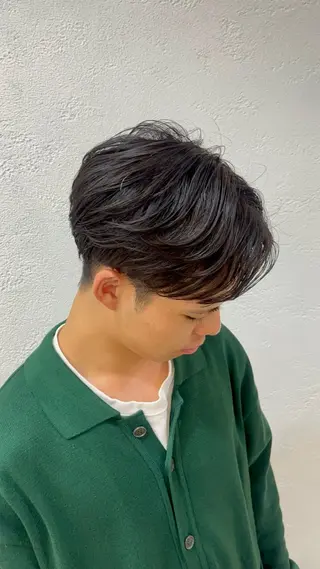 パーマ メンズ 山本 梨華のヘアスタイル