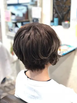 ショート パーマ ベージュカラー🧸 伊藤なつみのヘアスタイル