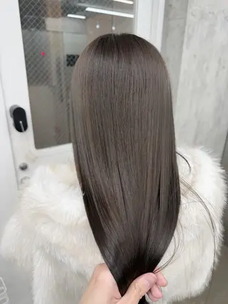 ロング カラー 高橋大樹/グレージュ 透明感/髪質改善のヘアスタイル