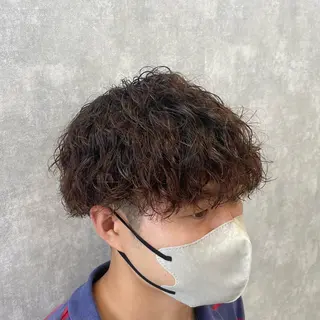 ショート パーマ メンズ YUTA短髪特化 フェザーパーマのヘアスタイル