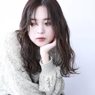 セミロング 坂柳 朱音のヘアスタイル