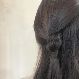 セミロング ヘアアレンジ 外山 なつ美のネイルデザイン