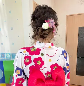 ミディアム ヘアアレンジ yui .のヘアスタイル
