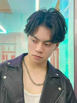 ショート ✨️センターパート/ 曲がる縮毛矯正✨️のヘアスタイル