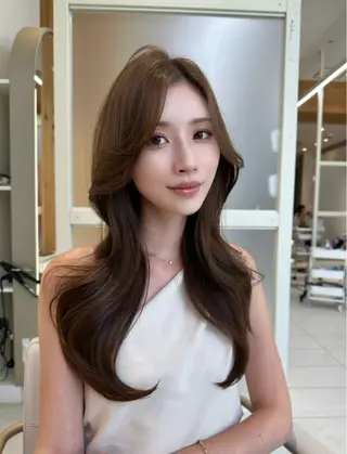 ロング 鈴木 彩莉のヘアスタイル