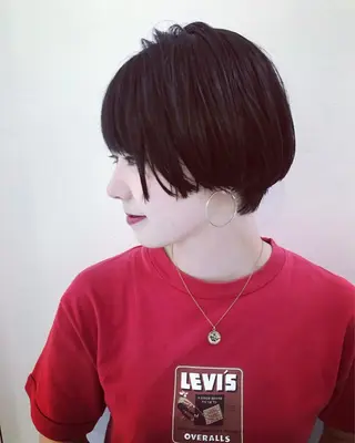 ショート pole/apartment所属・💓パーマ，💗 レイヤーカットのヘアスタイル