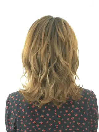 ミディアム ヘアアレンジ ヘアメイク エンカレッジのヘアスタイル