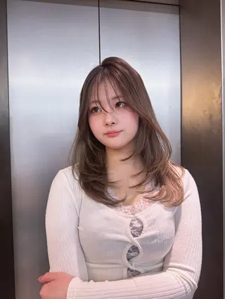 セミロング カラー ヘアアレンジ ARIA💎縮毛矯正 ブリーチ💎複雑履歴のヘアスタイル