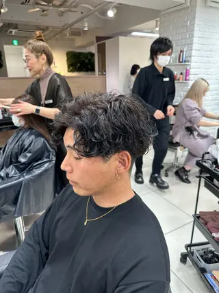 ショート パーマ メンズ フェザーパーマ職人 🪶ryosukeのヘアスタイル