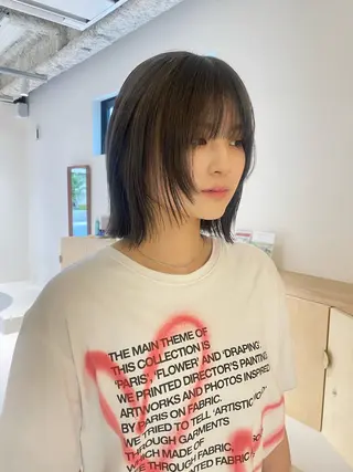 ミディアム DEEokazaki hina.Oのヘアスタイル