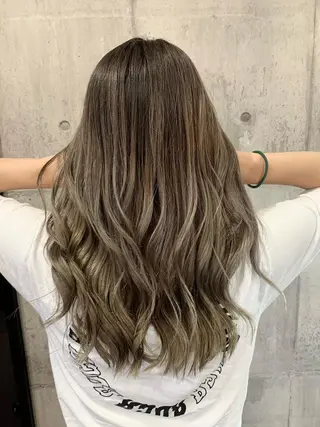 セミロング yoshihara yuukiのヘアスタイル