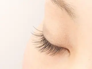 マツエク・マツパ 米倉 群のヘアスタイル