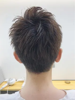 ショート H (エイチ) 烏丸御池店のヘアスタイル