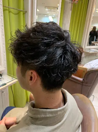 ミディアム パーマ ヘアアレンジ メンズ メンズパーマ特化🔥 ツイスパ/シャドウのヘアスタイル