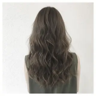 ロング カラー biscohair 髪にドラマを。のヘアスタイル