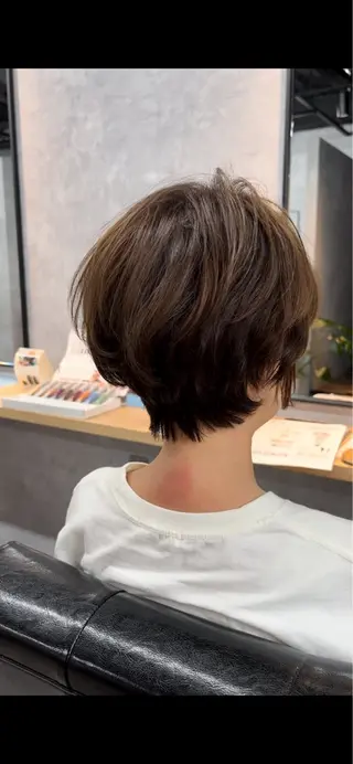 ショート 小山洋次/阪急茨木/ 透明感カラーショートのヘアスタイル