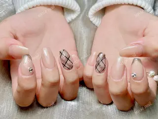 ネイル 🦋 Queenieのネイルデザイン