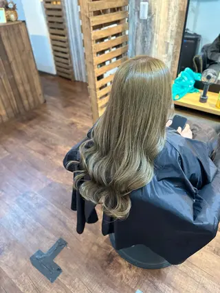 ロング Luzir⭐︎ GEN⭐︎のヘアスタイル