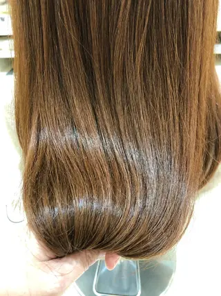 セミロング ROKKAN motoのヘアスタイル