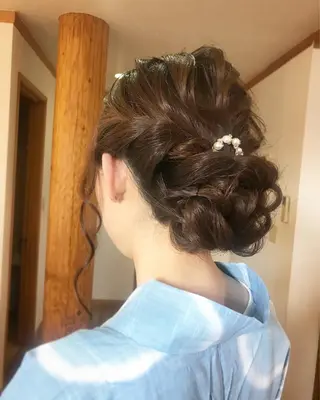 ロング ヘアアレンジ 荒木 ひろかのヘアスタイル