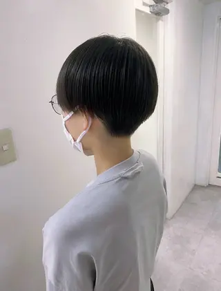 ショート 友田 千栄のヘアスタイル