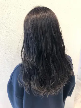 ロング 中川 茜里のヘアスタイル