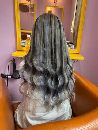 ロング シール＋ちび編み込み エクステ梅田🐨のヘアスタイル