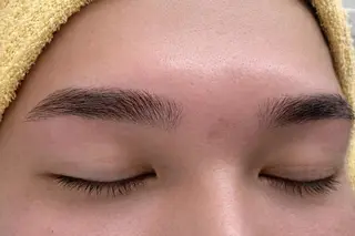 アイブロウ F manaの眉毛・アイブロウイメージ