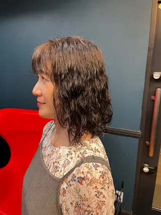 ミディアム パーマ 磯山 直貴のヘアスタイル