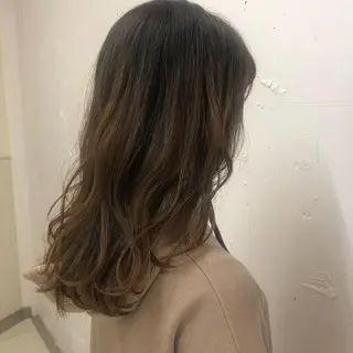 ミディアム 顔周りの垢抜けヘア 立山愛梨のヘアスタイル