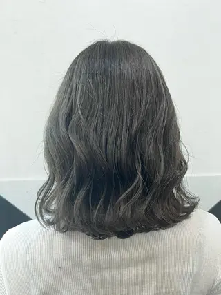 セミロング カラー 吉野 瑳桜のヘアスタイル