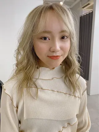 セミロング カラー ヘアアレンジ Flamme Annaのヘアスタイル