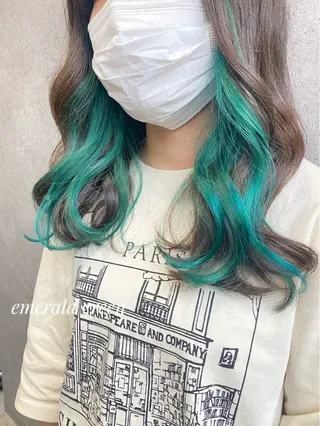 セミロング カラー YUKA🐻‍❄️ 🎀当日予約ok/のヘアスタイル