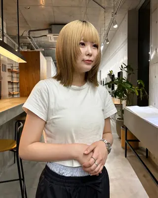 ミディアム 葉 /レイヤーカットのヘアスタイル