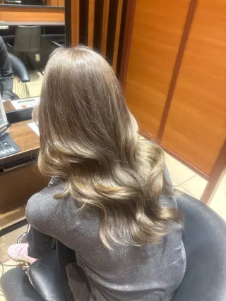 ロング 韓国ネイル🤍 イワサキ　リコ🍒のヘアスタイル