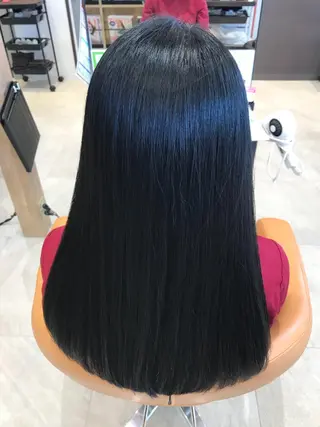 ロング 内山 亜紀のヘアスタイル