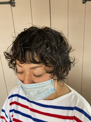 ショート パーマ 井上 歩美のヘアスタイル