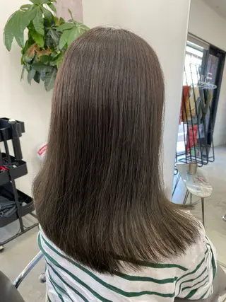 カラー MEMENTO YUZUのヘアスタイル