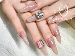 ネイル MoreGlam 新宿東口店のネイルデザイン