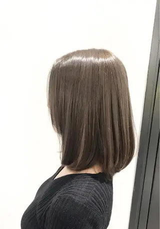 セミロング カラー 予約 停止のヘアスタイル