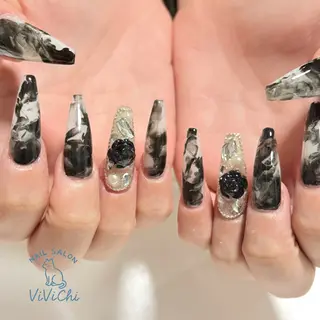 ネイル ViViChi 梨帆のネイルデザイン