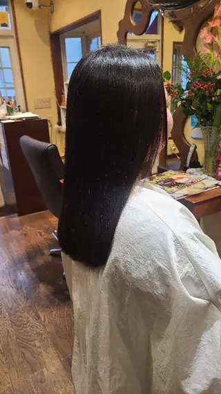 ロング 美容室　ラファムラフィネ所属・艶髪💇‍♀️ 美髪矯正　山森智代のヘアスタイル