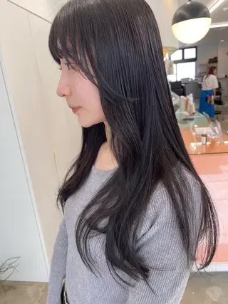 ロング カラー 💓パーマ，💗 レイヤーカットのヘアスタイル