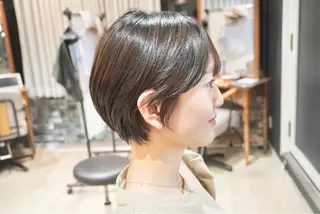 ショート ミヤザキ ユタカのヘアスタイル